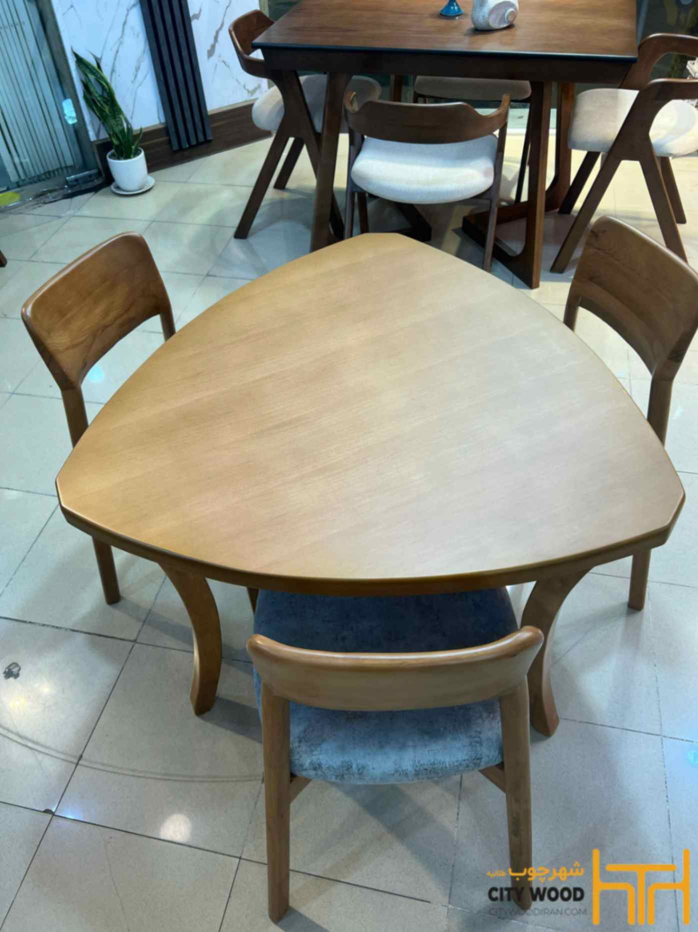 میز ناهارخوری مثلثی سه نفره مدل نوا کد 80009